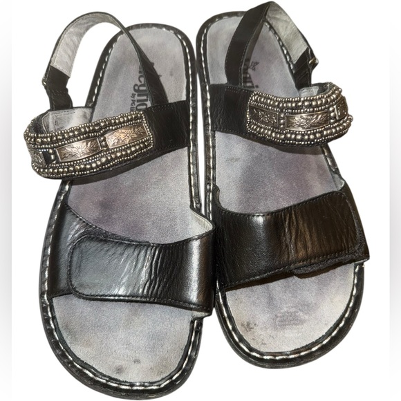 Alegria Verona Antique Pewter & Black Women's Beaded and Butterfly Wedge Sandals - Picture 6 of 12